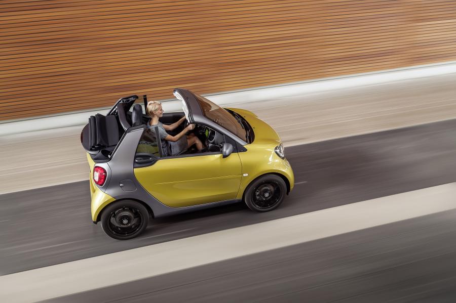  Smart ForTwo Prime Cabrio 2016 года  (фото 14 из 33)